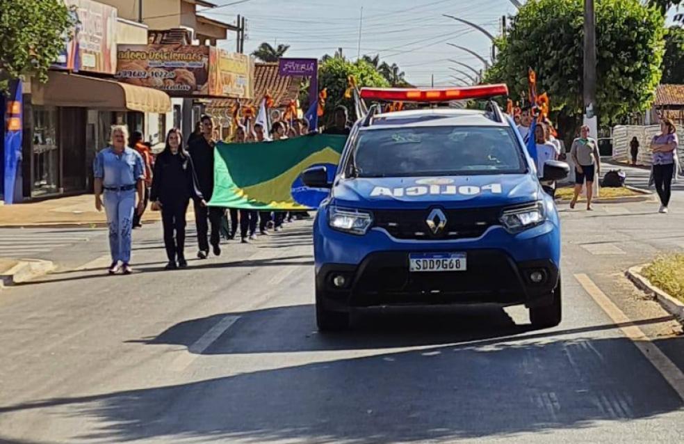 Banda do Colégio Estadual Antônio Ferreira Goulart faz apresentações
