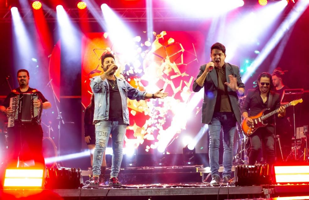 Em comemoração pelos seus 72 anos, a dupla João Vitor & Ruan,