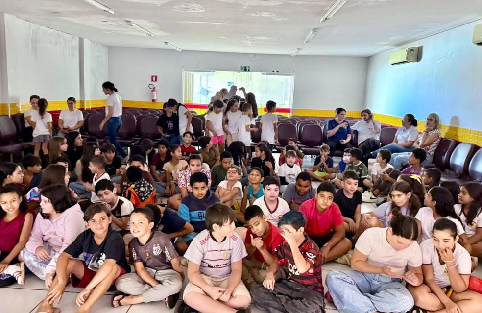 Dia Mundial do Teatro é celebrado com apresentação em Ouvidor