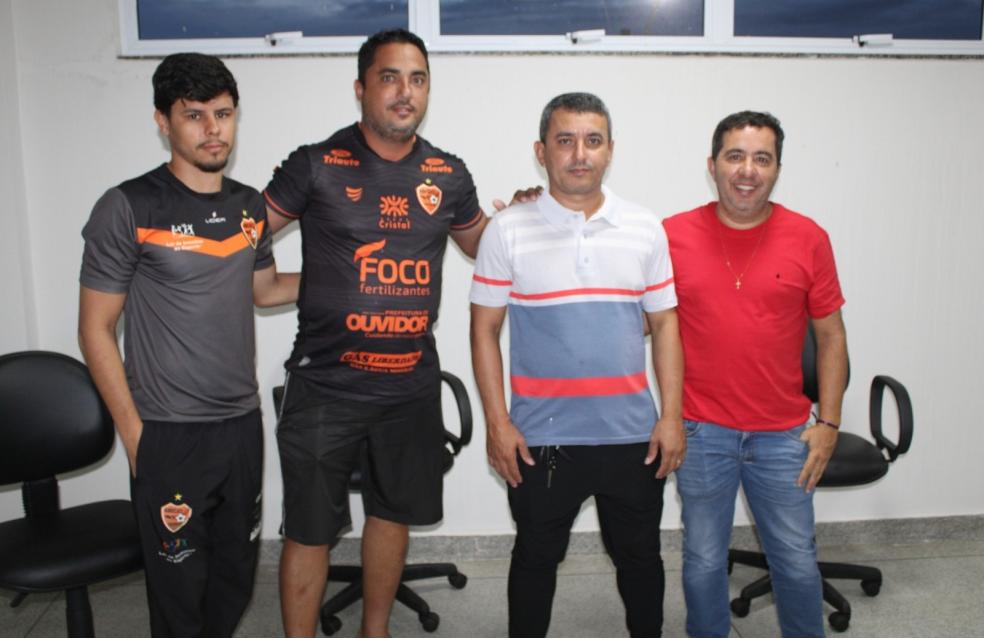 Tudo pronto para a bola rolar!