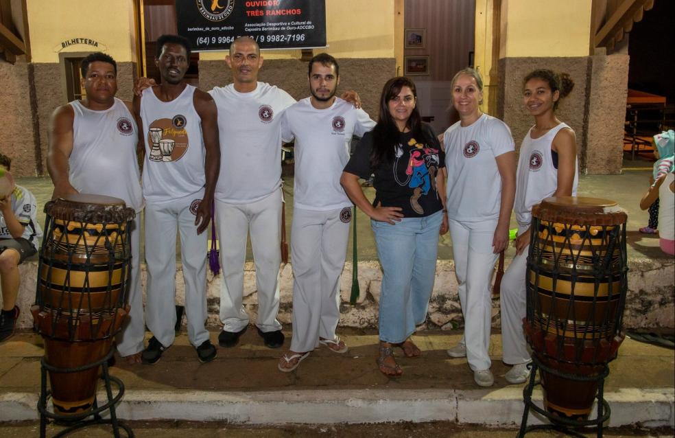 A Secretaria de Cultura em parceria com o grupo de capoeira "Celeiro de Bamba" e os contramestres Dino e Sereia.