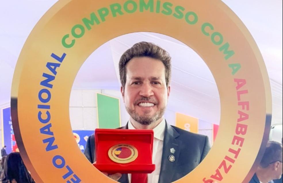 Tá na Mão! Recebemos nesta segunda (23) o Selo Ouro em cerimônia do MEC em Brasília