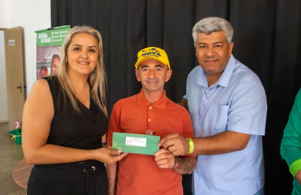 NOVA ENTREGA DE CARTÕES DO “MÃES DE GOIÁS” E “DIGNIDADE”